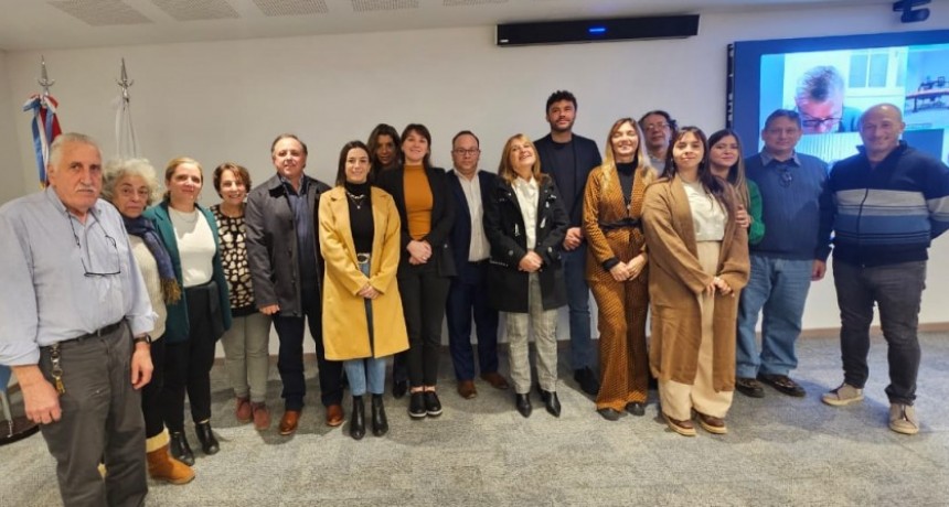 Reunión en el Consejo de Ciencias Económicas de Rosario.